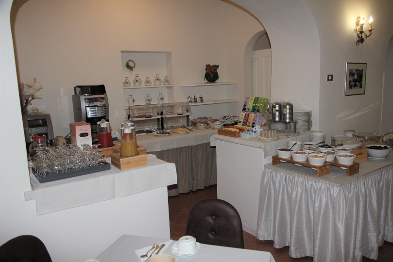 Il buffet della prima colazione al lago Park